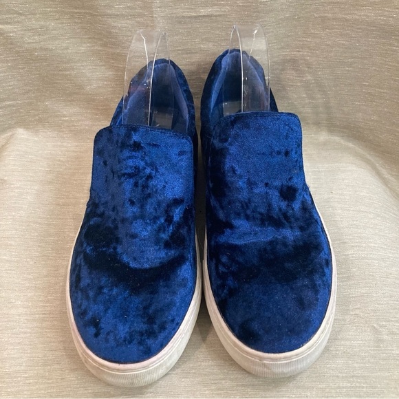 J/SLIDES Sz 10 Acer Blue Crushed Velvet Slip On Slides Sneaker Rubber Sole Shoes - Picture 2 of 10
